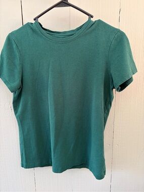 Tahari Forest Green Short Sleeve Crewneck Tee